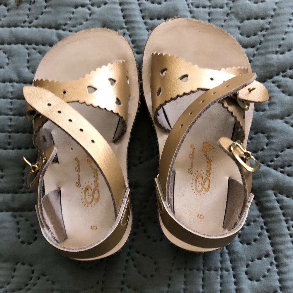 Gold Salt Water Sandal Sun San Sweetheart US 6
